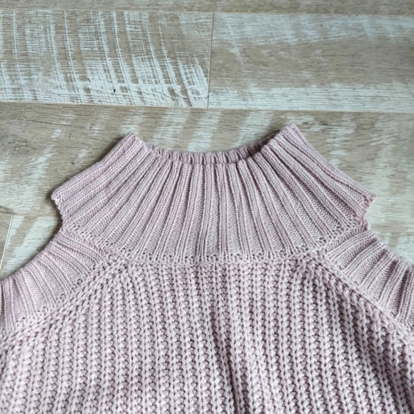 NWT Tea & Cup Cute Cold Shoulder Sweater - Picture 7 of 12